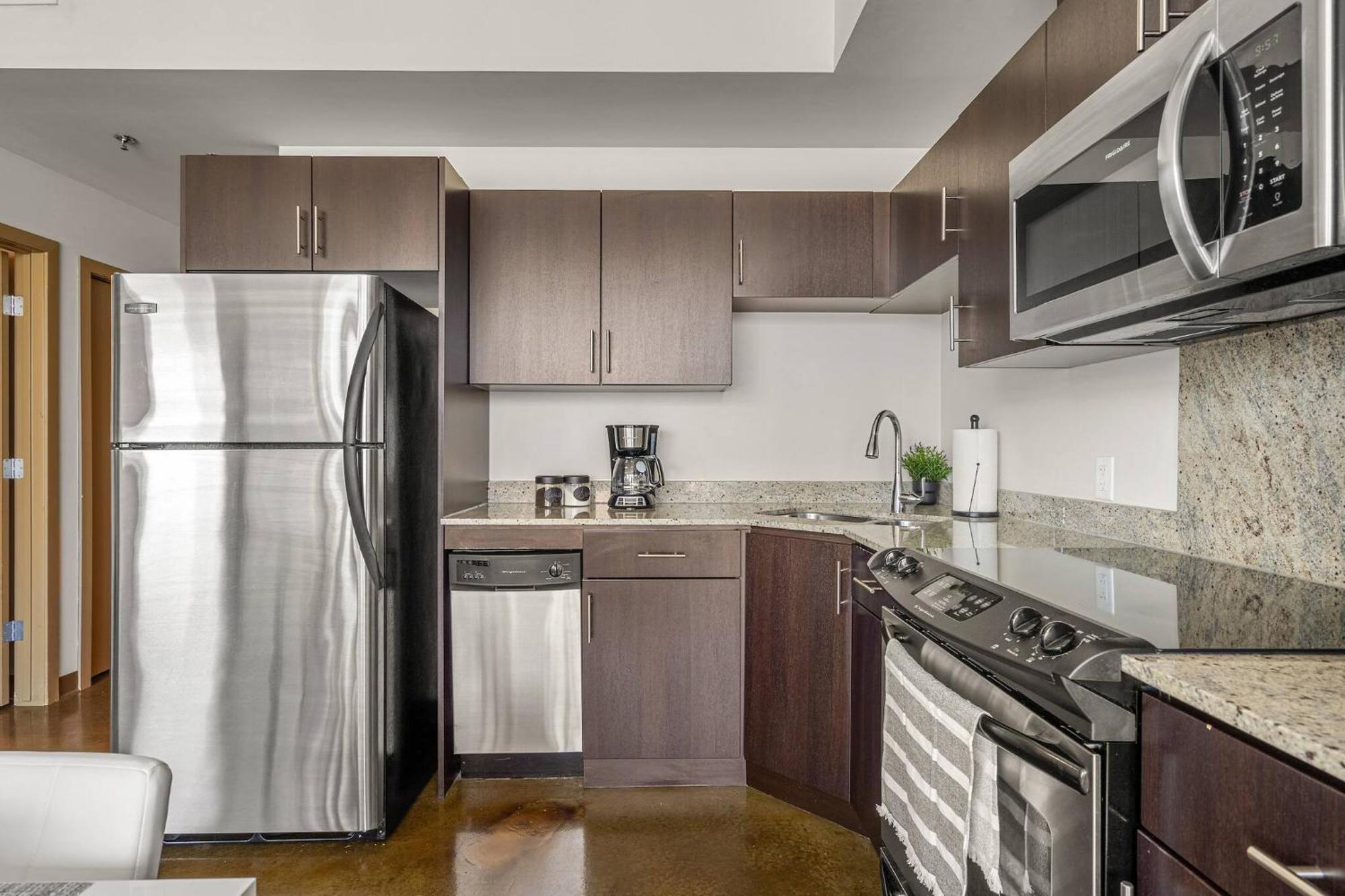 Apartment The Prime Downtown | Luxe + Free Parking *
