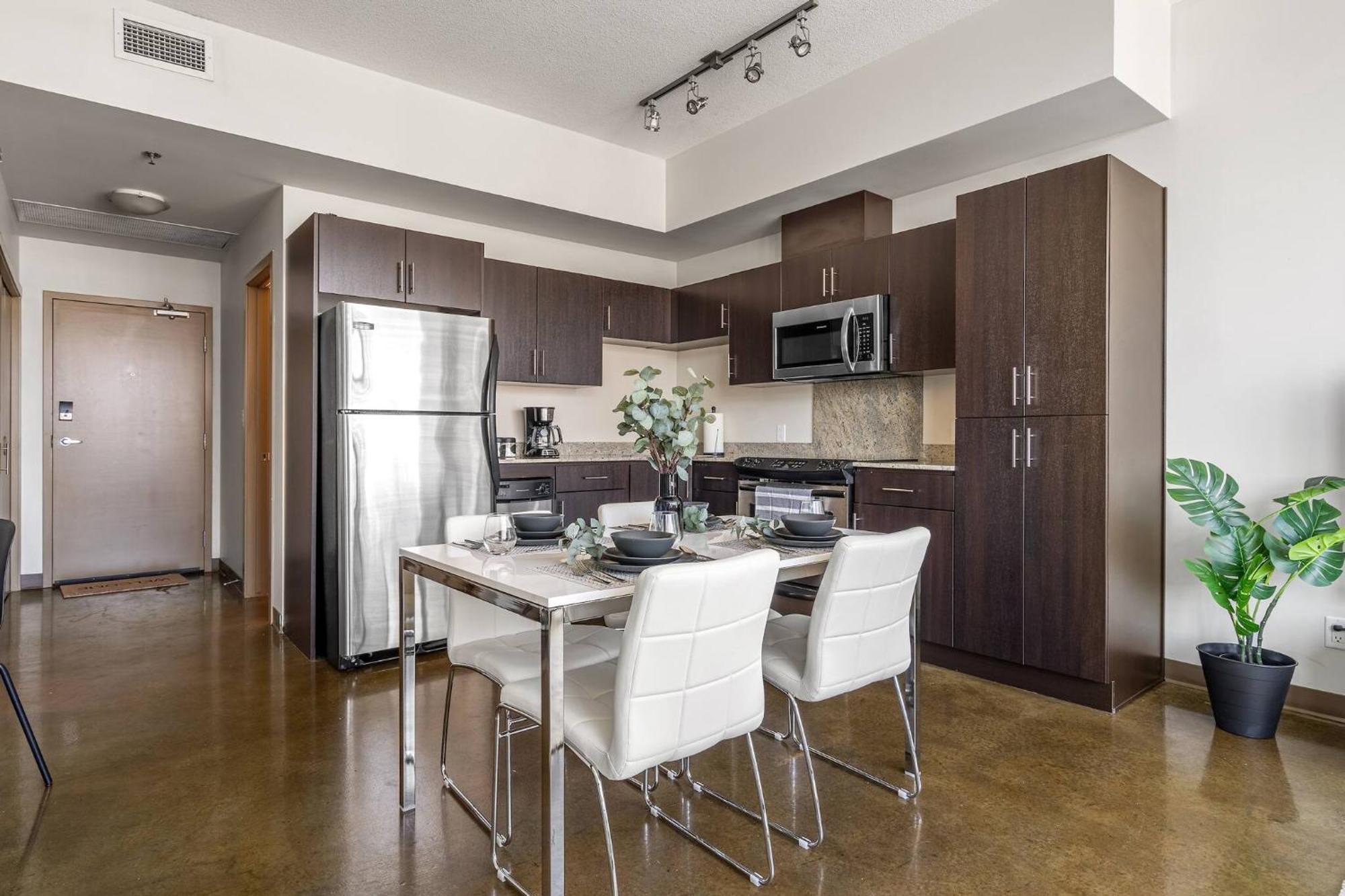 The Prime Downtown | Luxe + Free Parking Apartment