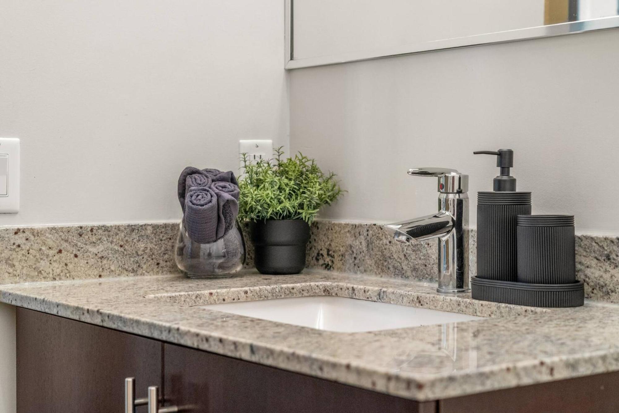 The Prime Downtown | Luxe + Free Parking Apartment