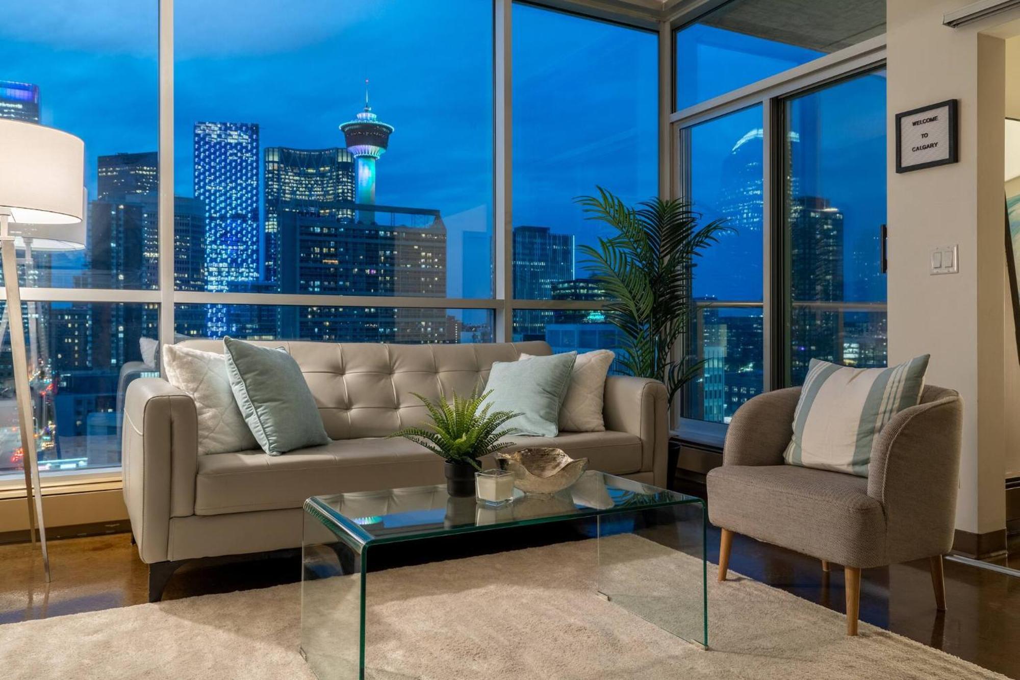 Apartment The Prime Downtown | Luxe + Free Parking Calgary