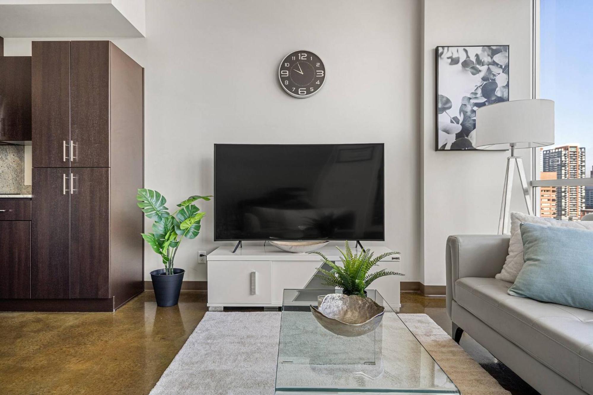 The Prime Downtown | Luxe + Free Parking Apartment