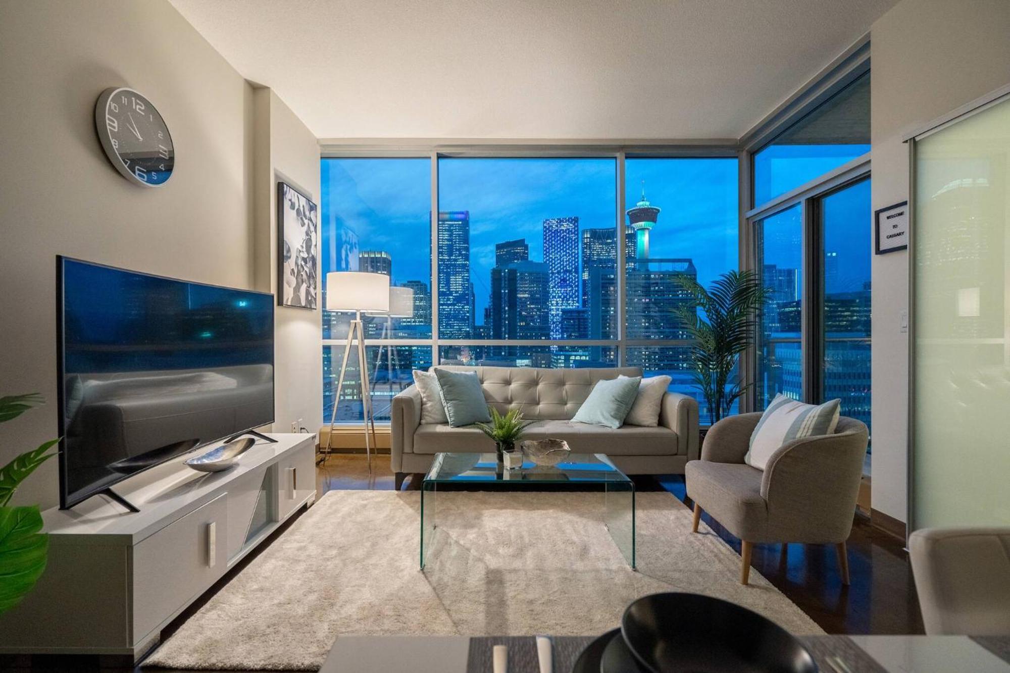 Apartment The Prime Downtown | Luxe + Free Parking Calgary