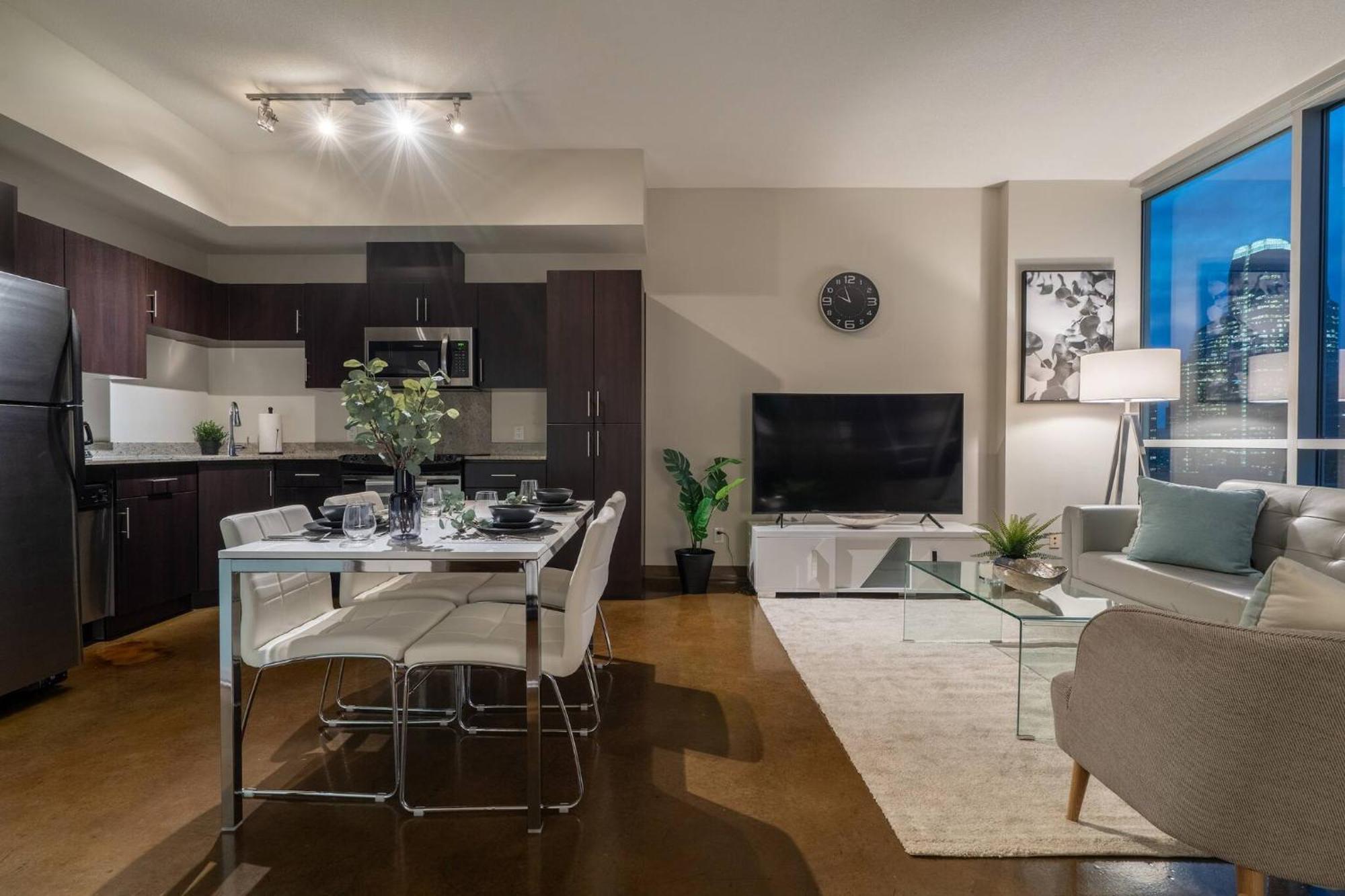 Apartment The Prime Downtown | Luxe + Free Parking Calgary